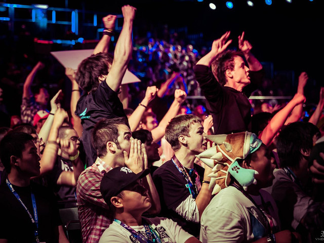 虎视眈眈 虎视眈眈