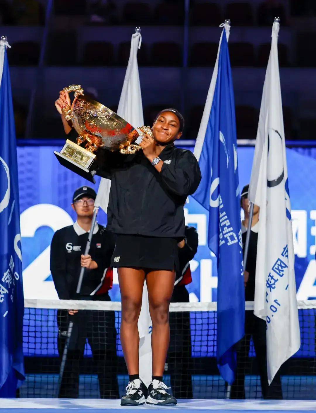 背后是全队 背后是全队